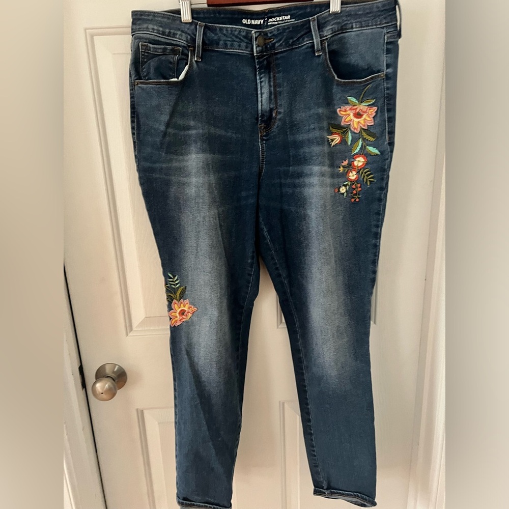 Old Navy Women's Skinny Jeans with Floral Embroidery - Blue